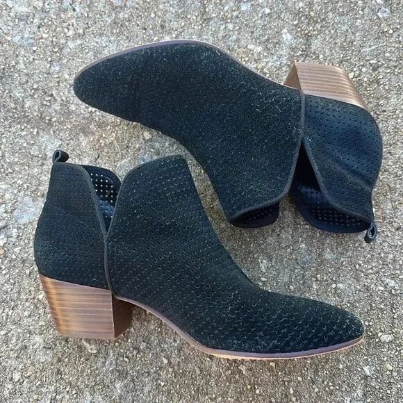 Sam Edelman Rio Suede Perforated Booties - Picture 2 of 11